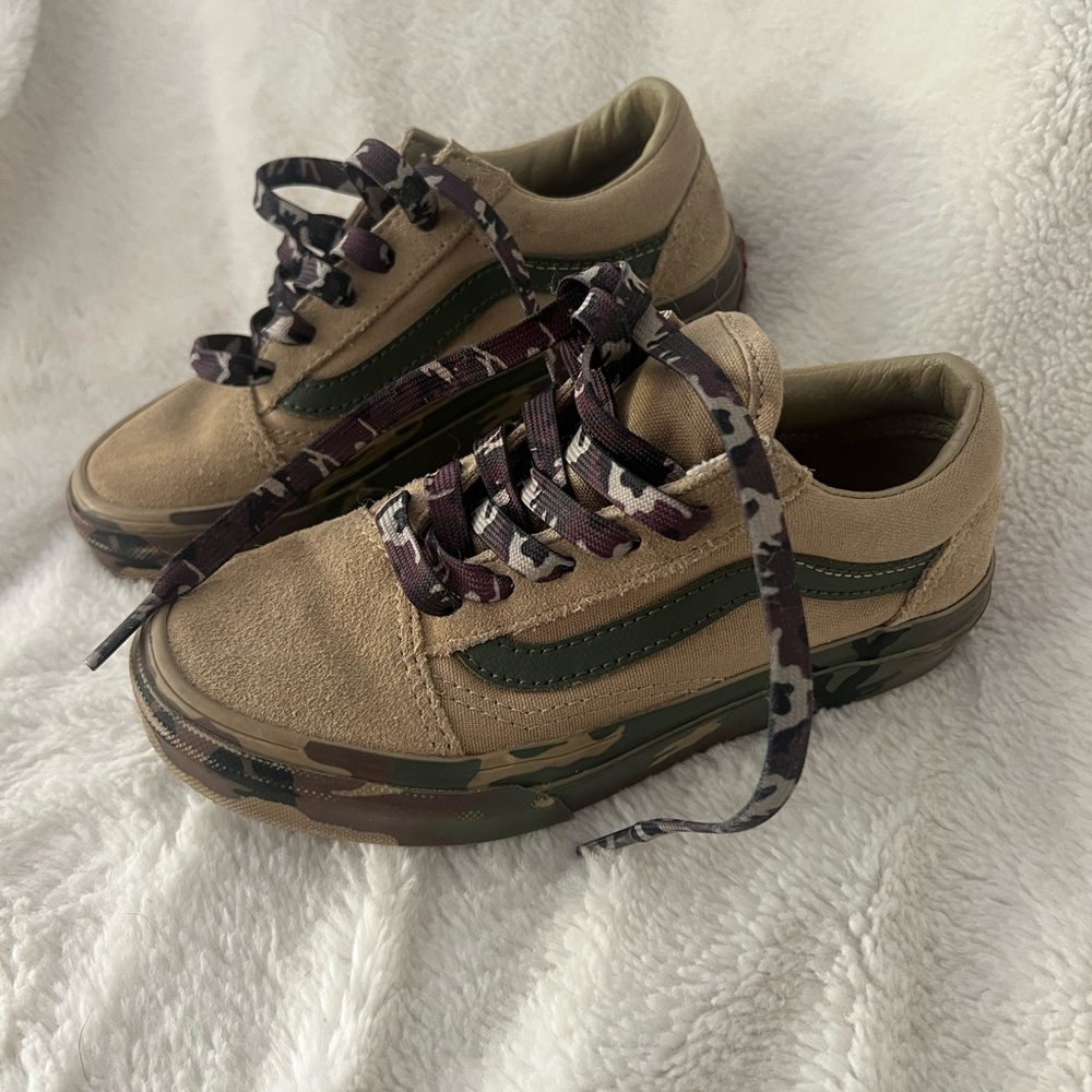 Guc tan and camp boys vans